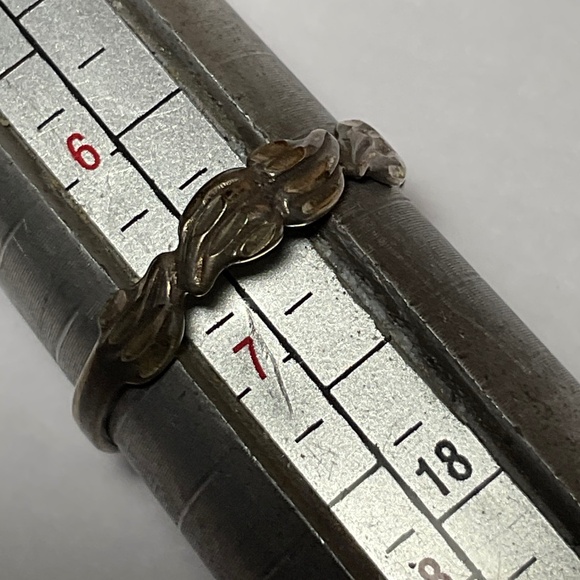 Sterling Silver Ring. Size 6.75 - Picture 1 of 5